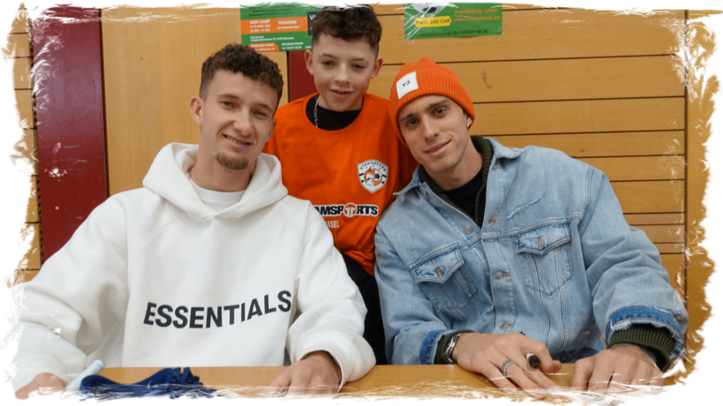 Kinder mit Medaillen beim KidsCamp
