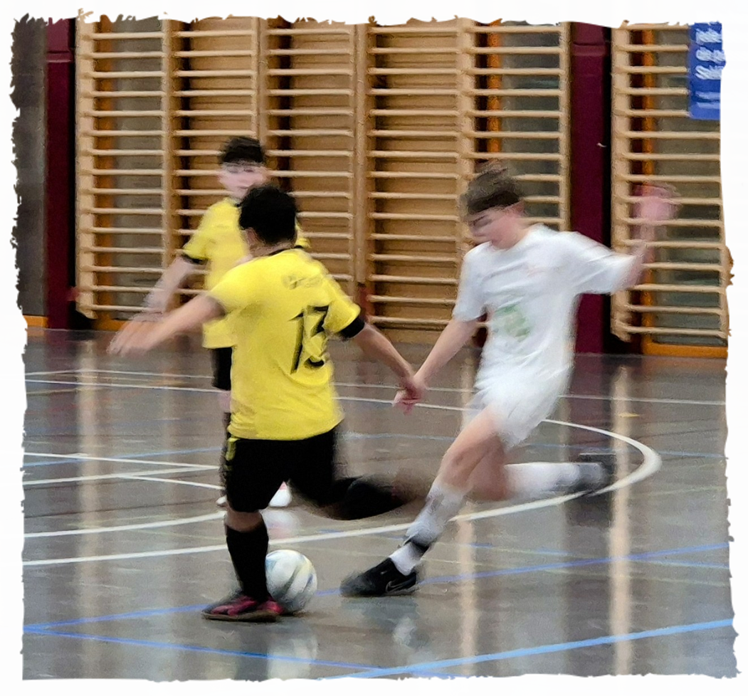 Junge Spieler beim Hallenturnier
