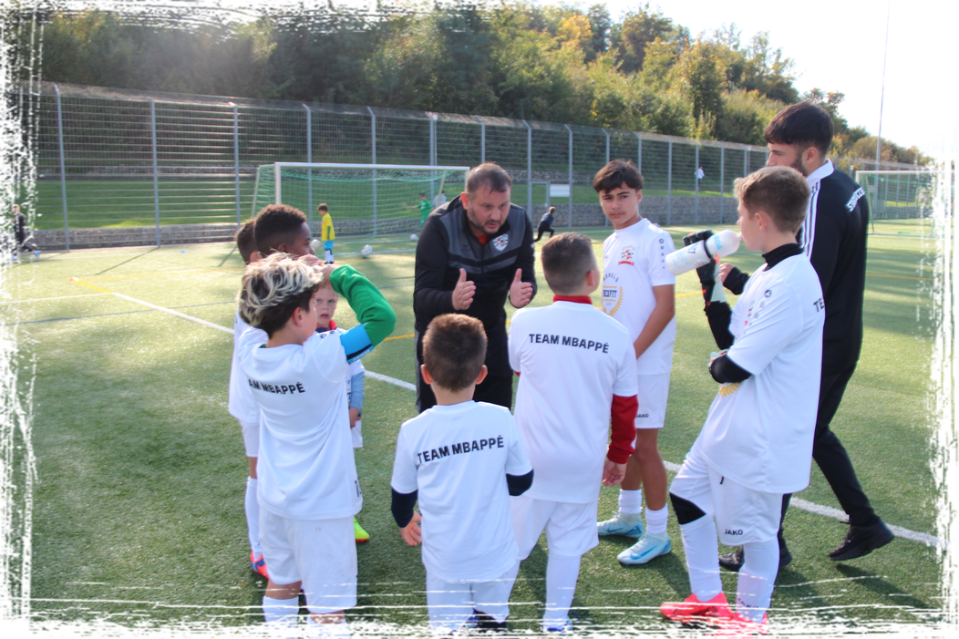 Kinder mit Medaillen beim KidsCamp
