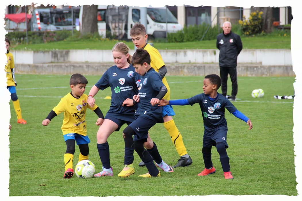 Kinder mit Medaillen beim KidsCamp